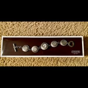 ✨COACH AUTHENTIC LINK BRACELET WATCH SILVER NEW✨